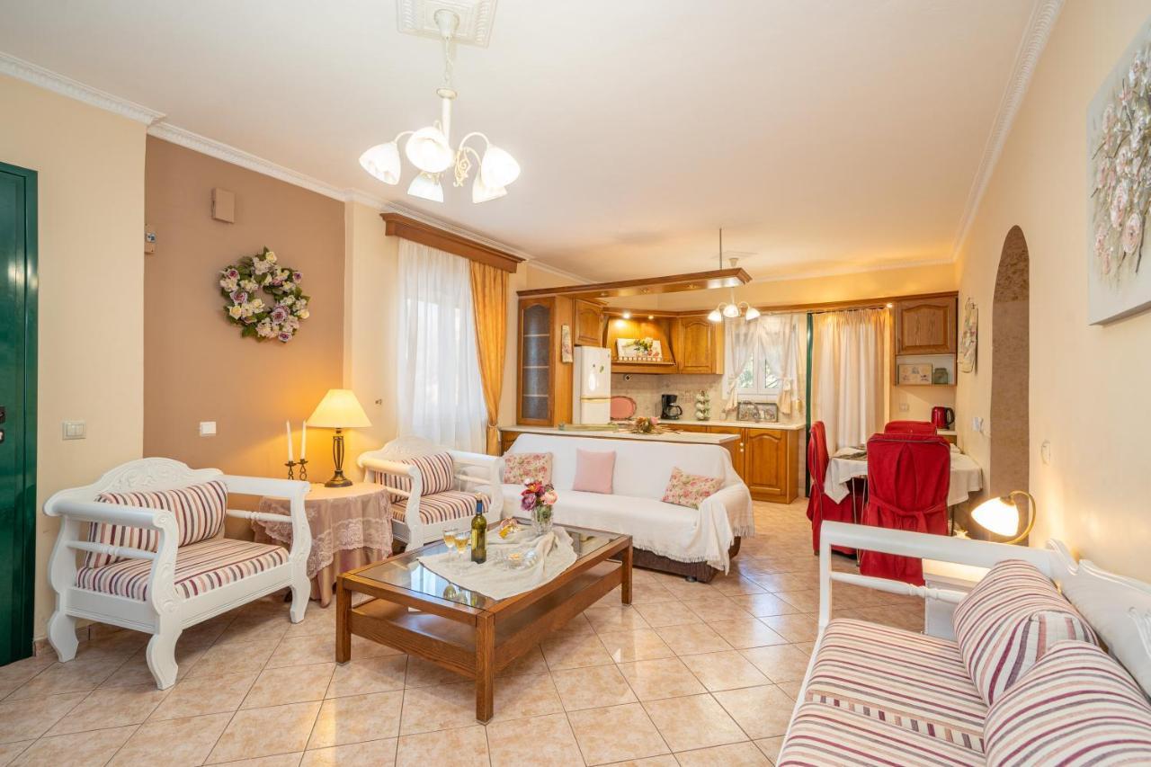 Artemis Superb 2 Bedroom Apartment 700 M Away From The Beach Minia Екстериор снимка