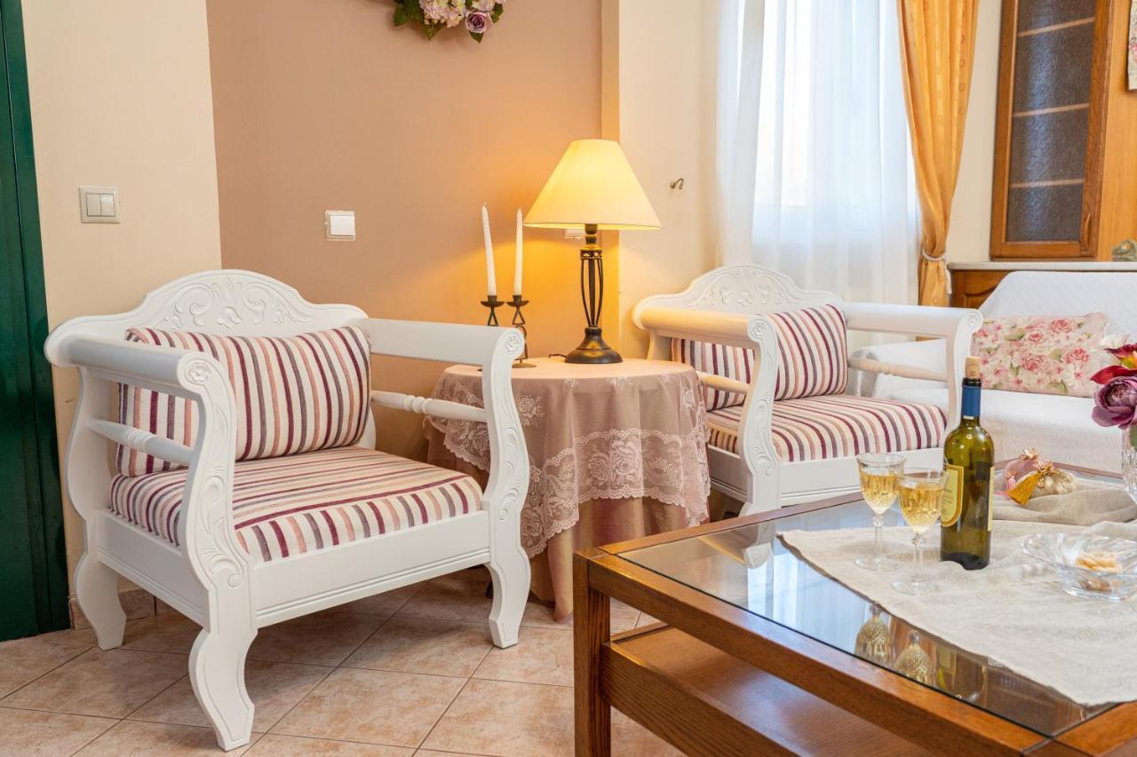 Artemis Superb 2 Bedroom Apartment 700 M Away From The Beach Minia Екстериор снимка