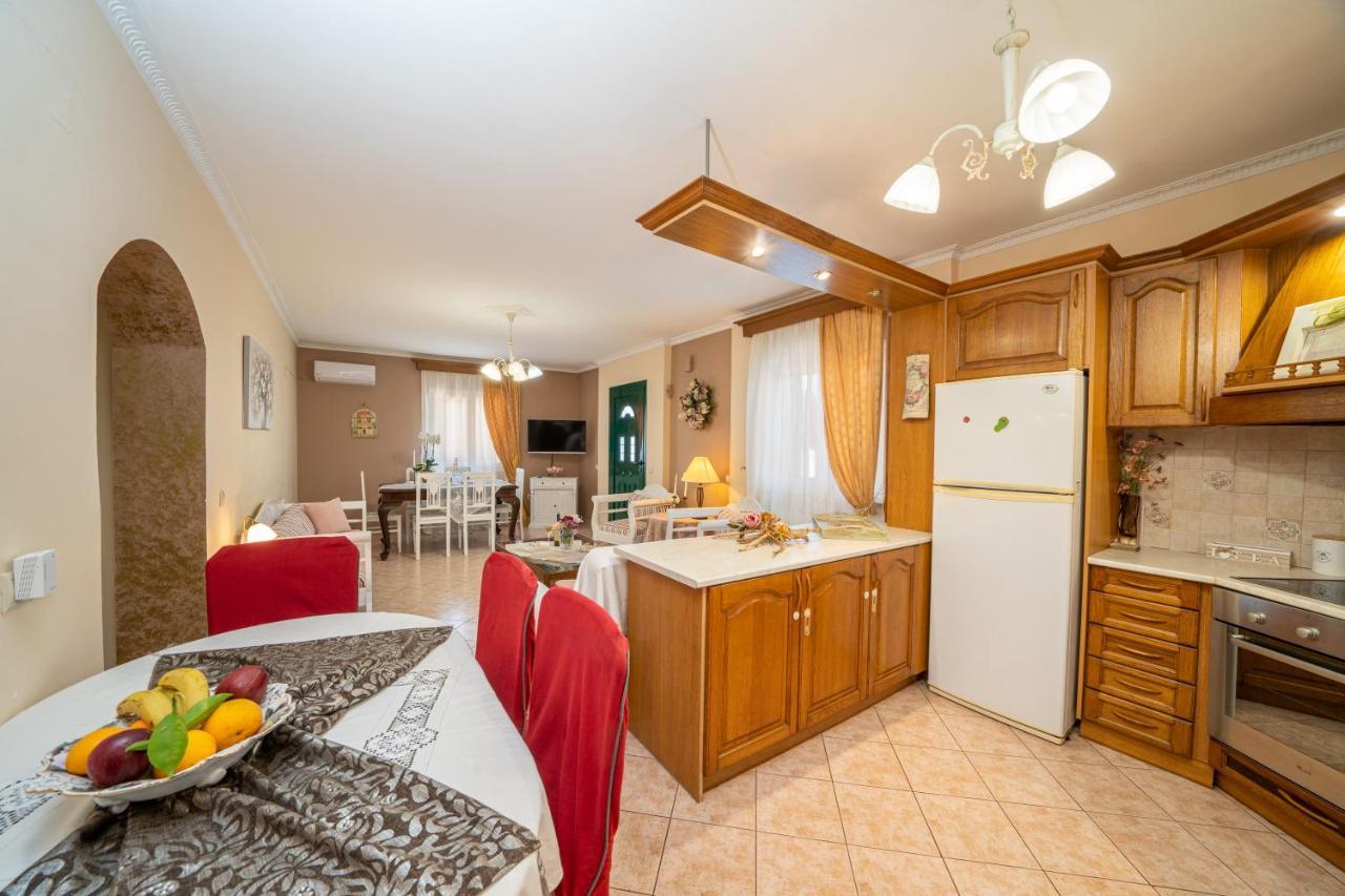 Artemis Superb 2 Bedroom Apartment 700 M Away From The Beach Minia Екстериор снимка